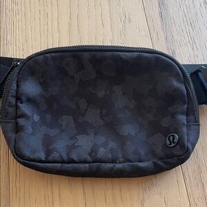 lululemon athletica Black Camo Belt Bag